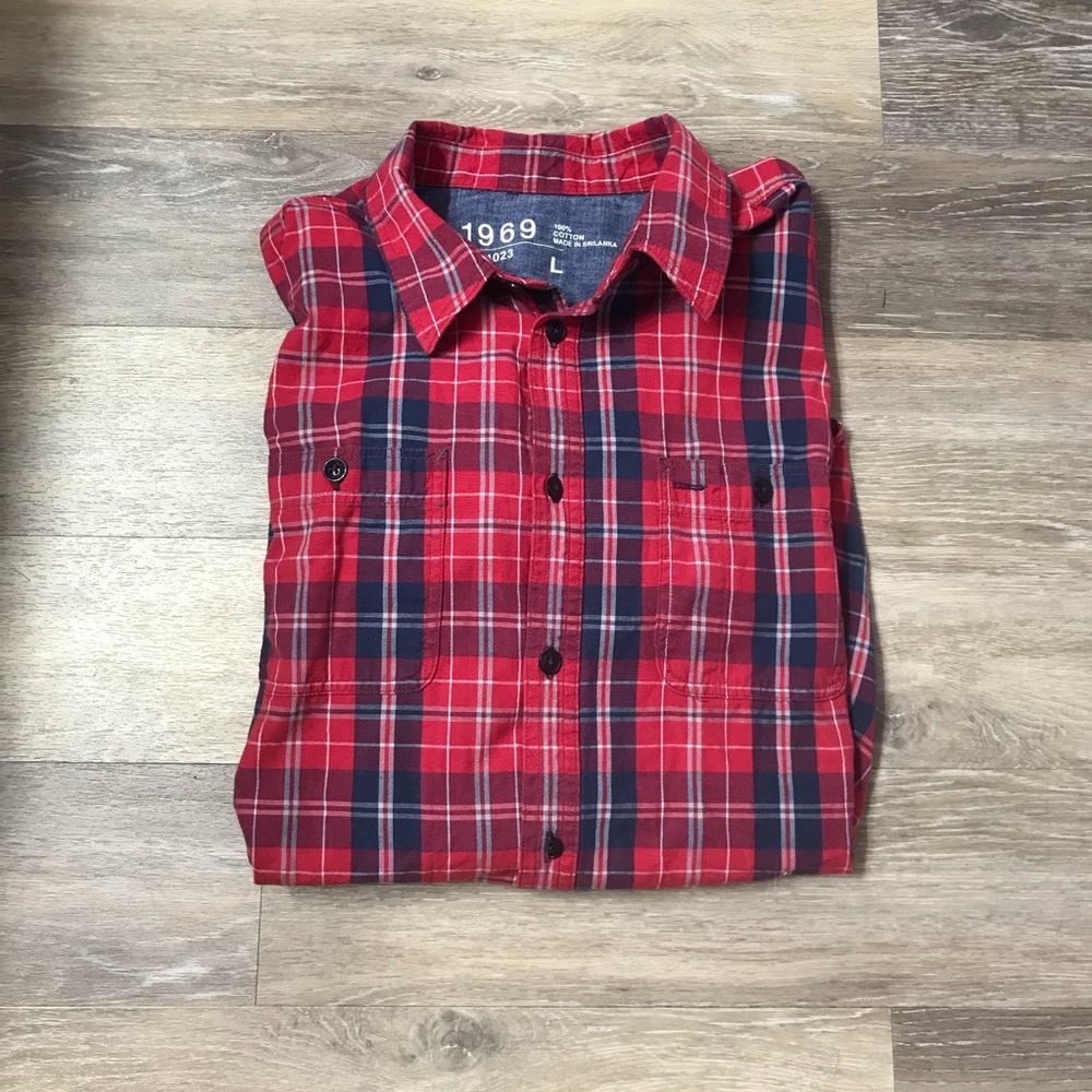 GAP Red Plaid Button Down Shirt // Size Large